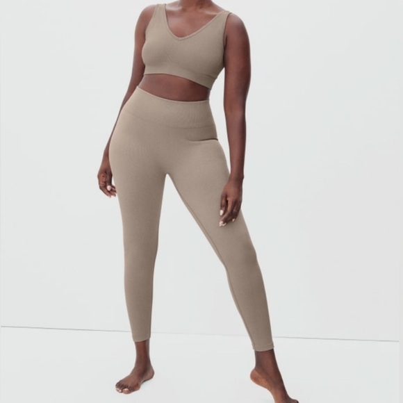 ✨EVERLANE Knit Ribbed Performance Legging & Sports Bra Set - Picture 2 of 13
